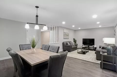 570 E Higgins Rd #1301333P, Elk Grove Village, IL 60007