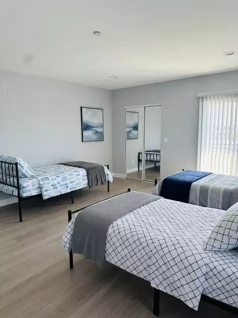 1265 E Adams Blvd #1265-1-2, Los Angeles, CA 90011