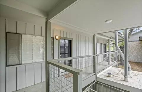 2303 E Side Dr #219, Austin, TX 78704