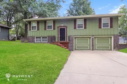 515 S Adams St, Raymore, MO 64083