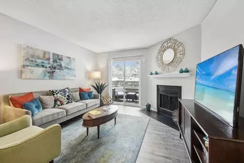 9959 E Peakview Ave, Englewood, CO 80111