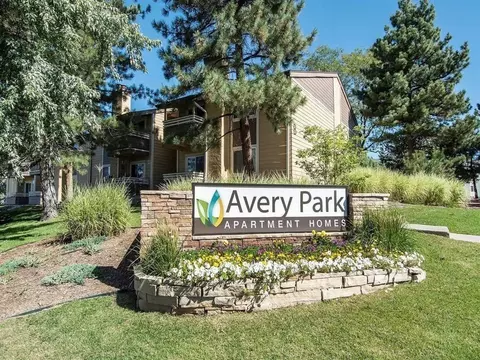 9959 E Peakview Ave, Englewood, CO 80111