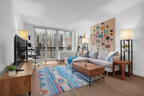 64 W 37th St # B, New York, NY 10018