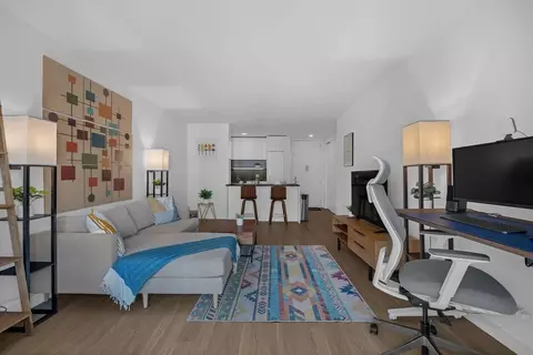 64 W 37th St # B, New York, NY 10018