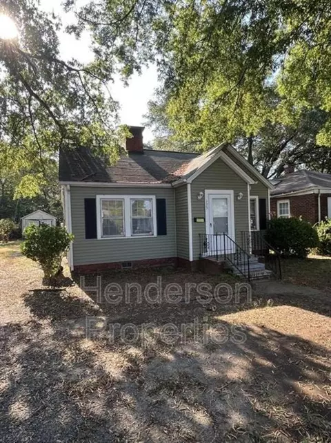 135 Bradford Dr, Charlotte, NC 28208