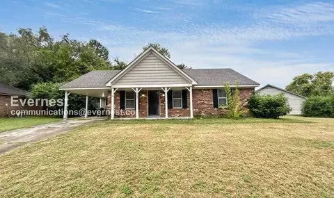 7031 Saddlebrook Dr, Millington, TN 38053