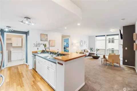 3221 SW Avalon Way #413, Seattle, WA 98126