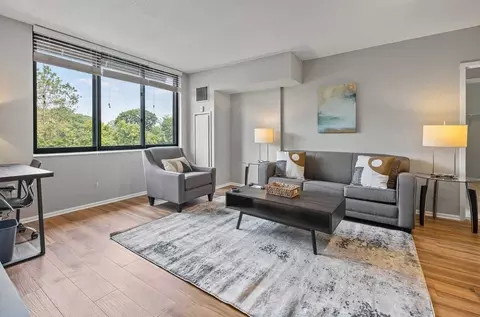 15 Bank St #1050434P, White Plains, NY 10606