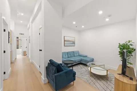 19 Saint Marks Pl #1299055P, New York, NY 10003