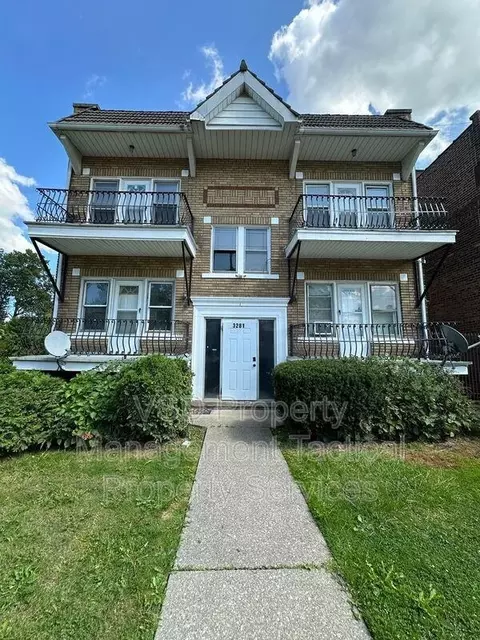 3281 East Blvd #3, Cleveland, OH 44104