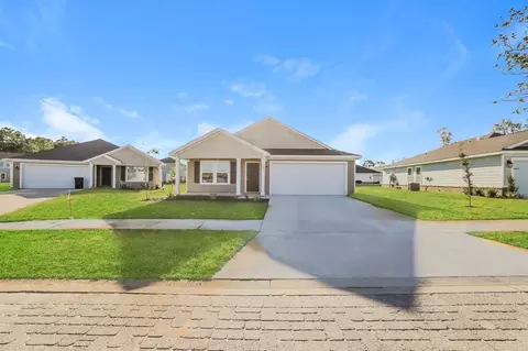 560 Riverwalk Cir, Freeport, FL 32439