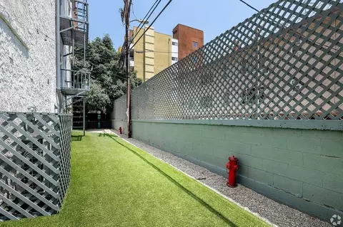 1830 N Cherokee Ave, Los Angeles, CA 90028 photo 10