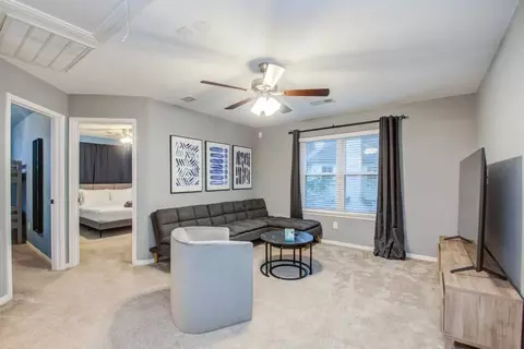 19 Alden Glen Ct #1019587P, The Woodlands, TX 77382
