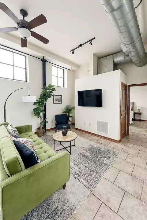 521 N Jefferson Ave #1075605P, Springfield, MO 65806
