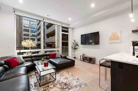 318 W Grand Ave #1244920P, Chicago, IL 60654