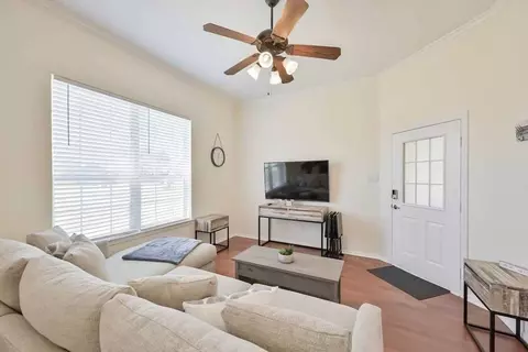 811 Mallard Pointe Dr #1301582P, Cedar Hill, TX 75104