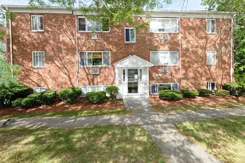 133 Winthrop St, Framingham, MA 01702