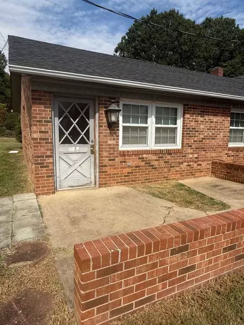 34 Magnolia St, Ridgeway, VA 24148