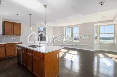 525 W Lafayette Bld #13E, Detroit, MI 48226