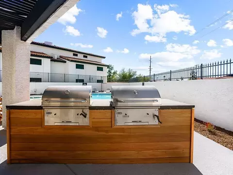 225 N Gilbert Rd, Mesa, AZ 85203