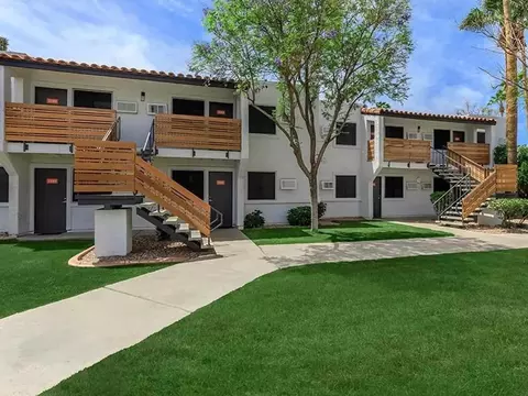 868 S Arizona Ave, Chandler, AZ 85225