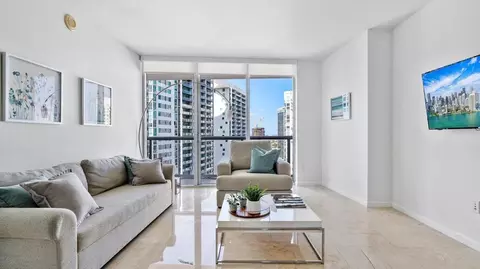 475 Brickell Ave #1049811P, Miami, FL 33131