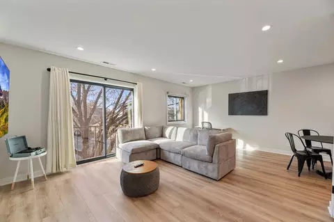 7201 N Western Ave #1236833P, Chicago, IL 60645