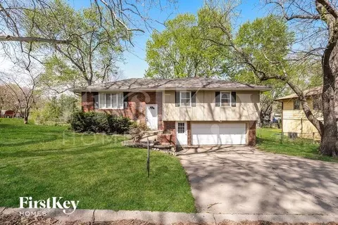 604 Gay St, Lathrop, MO 64465