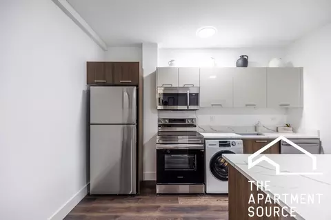 1553 W Hollywood Ave #304, Chicago, IL 60660