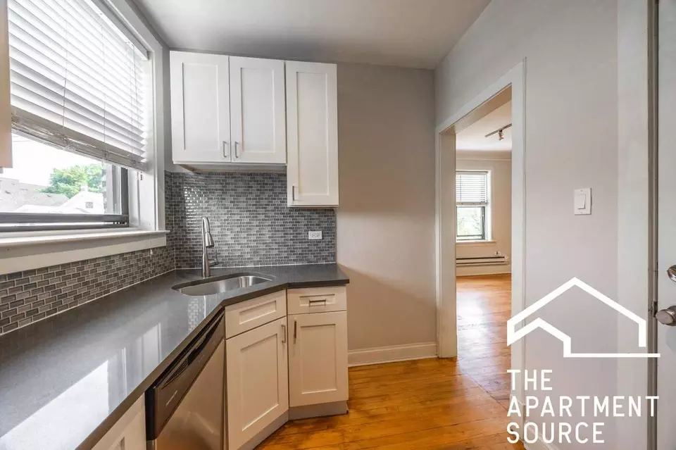  2325 N Rockwell St #A3, Chicago, IL 60647 photo 2