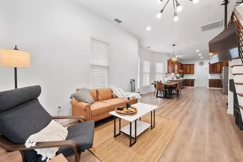 921 E Hattie St #1301587P, Fort Worth, TX 76104