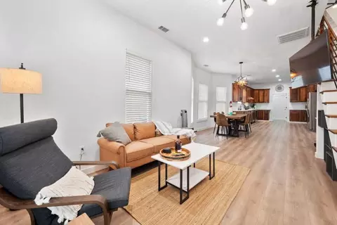 921 E Hattie St #1301587P, Fort Worth, TX 76104