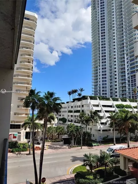 6424 Collins Ave #A404, Miami, FL 33141