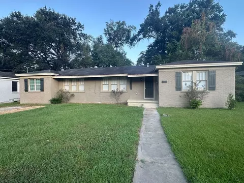 902 Oaklawn Ave, Lafayette, LA 70506