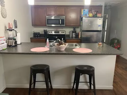 1300 S Walnut St #4, Bloomington, IN 47401