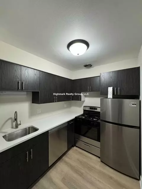 5851 N Winthrop Ave #0502, Chicago, IL 60660