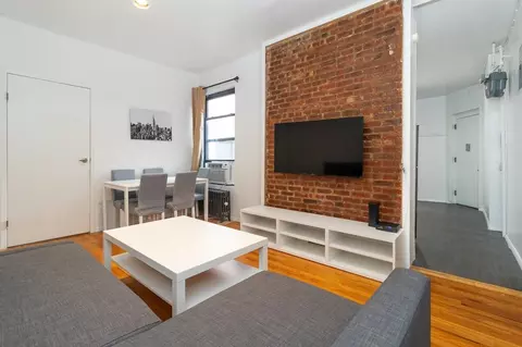 1794 1st Ave #1032078P, New York, NY 10128