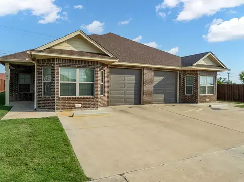 301 W Panther Way #702, Hewitt, TX 76643