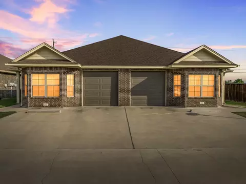 301 W Panther Way #304, Hewitt, TX 76643