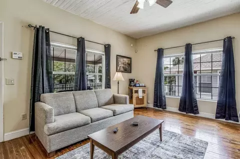 518 W Strong St #1043625P, Pensacola, FL 32501