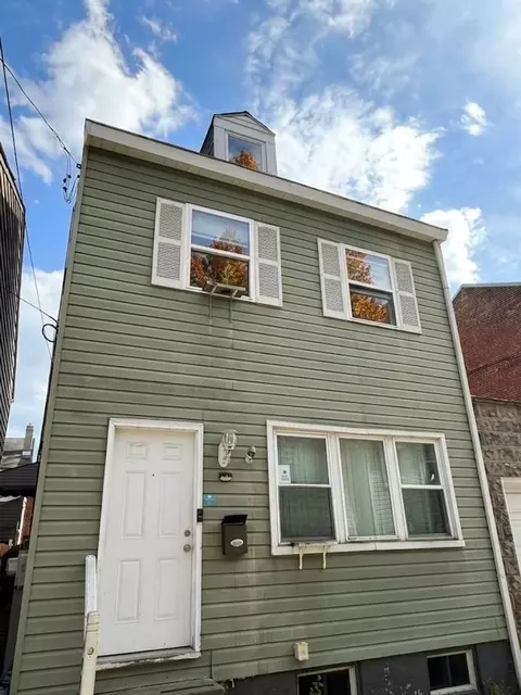 1916 Larkins Way, Pittsburgh, PA 15203