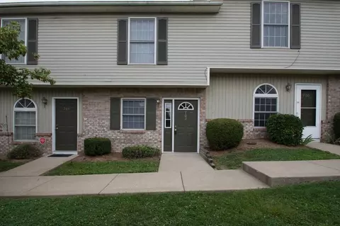 702 E Sherwood Hills Dr, Bloomington, IN 47401