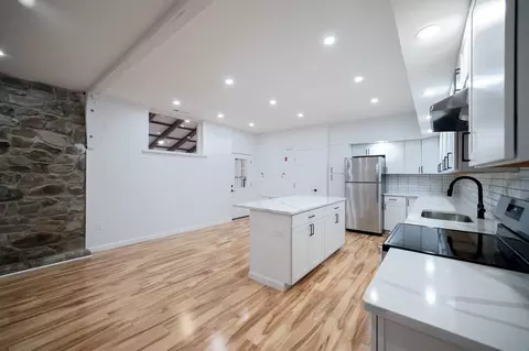 10 Wampanoag Trl #3, Riverside, RI 02915