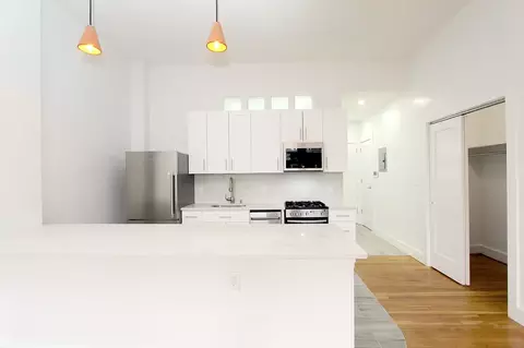 54 W 74th St #405, New York, NY 10023
