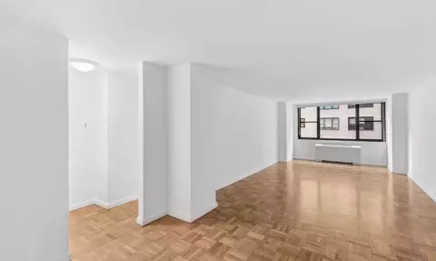 320 W 58th St #6C, New York, NY 10019