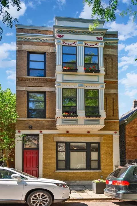 2327 W Mclean Ave #2F, Chicago, IL 60647