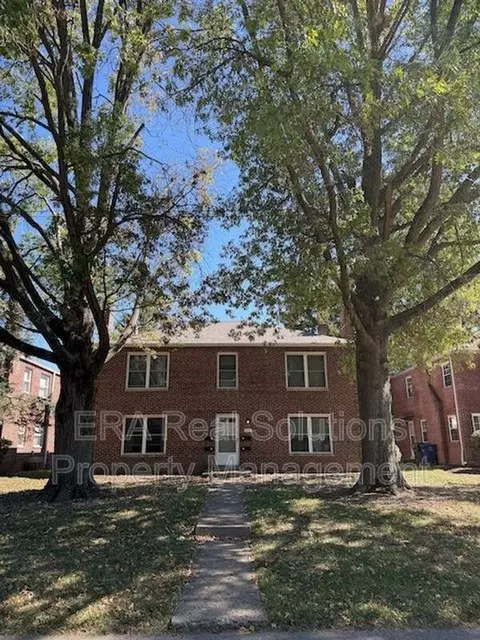 902 Kenwick Rd #D, Columbus, OH 43209