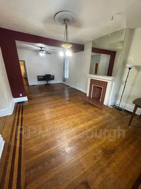 5434 Baywood St #1, Pittsburgh, PA 15206