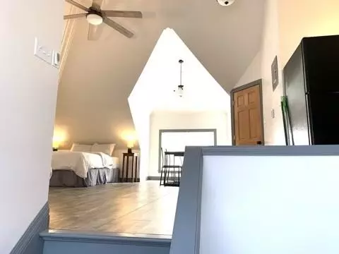 915 E 19th St #NA, Minneapolis, MN 55404