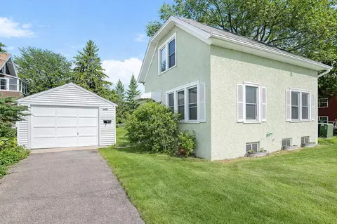 809 13th Ave SE, Minneapolis, MN 55414